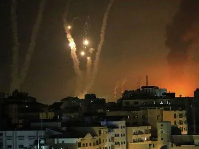 По Ізраїлю за ніч випустили близько 70 ракет з сектора Газа, WSJ повідомляє про близьке перемир'я