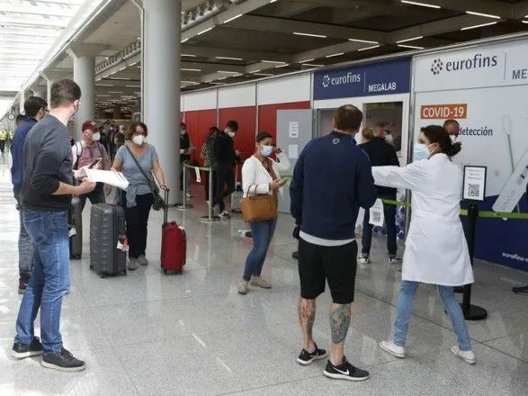 Испания с 7 июня разрешит въезд вакцинированным туристам из-за пределов ЕС