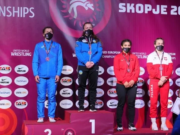 Украина выиграла медальный зачет молодежного ЧЕ по борьбе среди женщин
