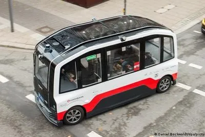 Беспилотные авто в Германии хотят вывести на дороги уже в следующем году