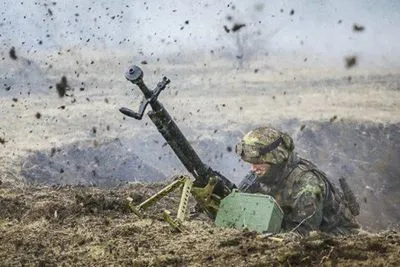 На Донбассе ранили украинского военного
