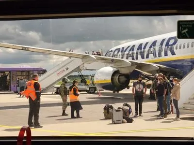 Авіакомпанія Ryanair заявила, що про "мінування" рейсу з активістом Протасєвічем - повідомили диспетчери з Білорусі