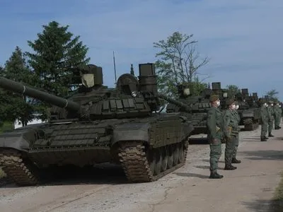 Росія передала Сербії десятки танків та БРДМ