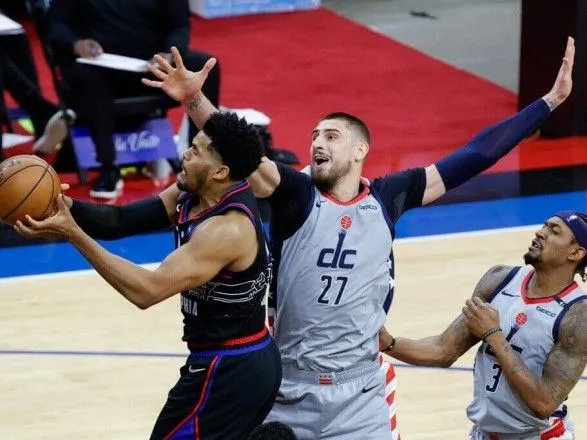 Центровой Лень результативно дебютировал в плей-офф НБА
