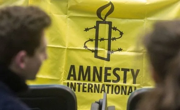 amnesty-international-vimagaye-negayno-zvilniti-biloruskogo-zhurnalista-romana-protasevicha