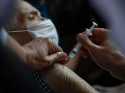 В ОАЕ вакцинуватимуть китайців