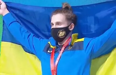 Украинская юниорка выиграла "золото" и установила рекорд на ЧМ по тяжелой атлетике
