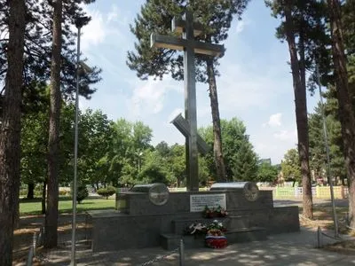 У Північній Македонії погромили пам'ятник російському консулу