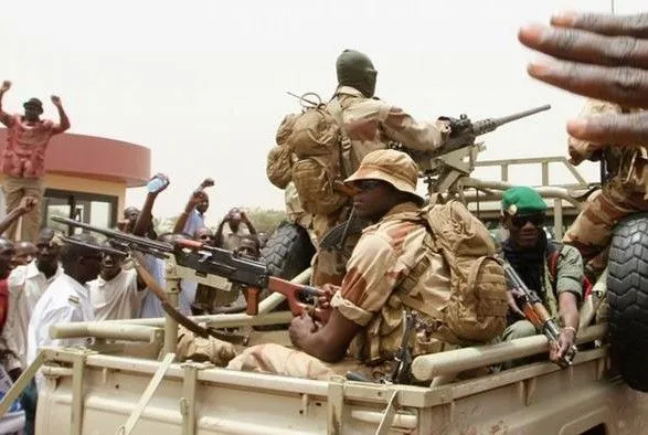 Військова хунта в Малі арештувала президента і прем'єра - ЗМІ