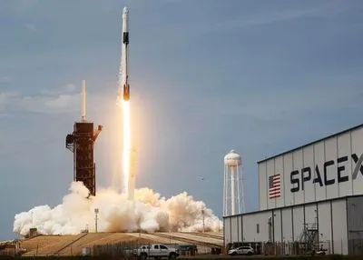 SpaceX запустила ракету-носитель Falcon 9 со спутниками Starlink