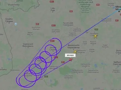 Закрытое небо: самолет "Белавиа" сделал с десяток кругов у границы с Польшей и развернулся на Минск