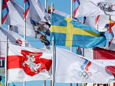 В Риге кроме флага Беларуси - флаг России заменили флаг ОКР: Москва отреагировала