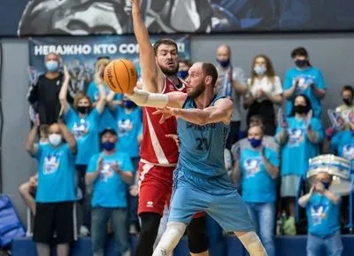 Баскетбол: "Дніпро" здобув перемогу на старті півфінальної серії Суперліги