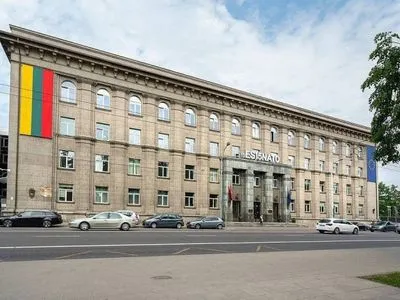 Литва висилає двох співробітників посольства Білорусі