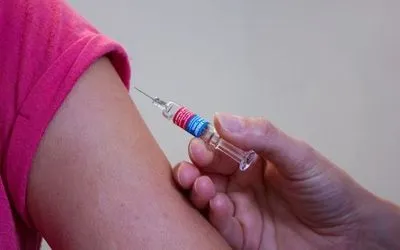 Румунія наступного тижня розпочне протиковідну вакцинацію дітей у віці 12-15 років