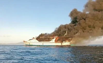 Пожежа на судні в Індонезії: один пасажир зник безвісти