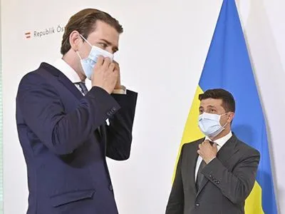 Зеленський запросив канцлера Австрії до України
