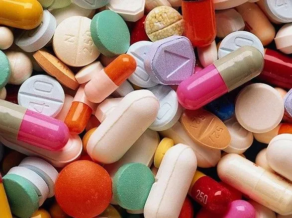 Нардепы поддержали введение штрафов за продажу лекарственных средств малолетним