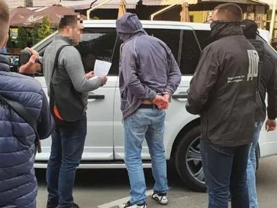 Хотел 160 тыс. долл. за приватизацию отеля: задержали замглавы Черниговской ОГА Савченко