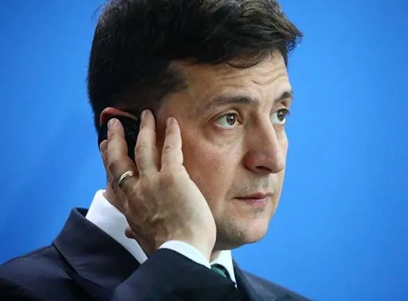 Зеленский заявил, что будит министров раньше, чем их iPhone