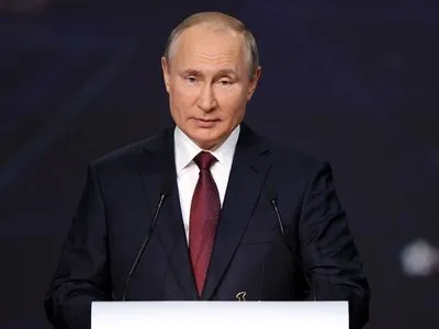 Боротьба з тероризмом, двосторонні відносини і екологія: Путін назвав теми, які має намір обговорити з Байденом
