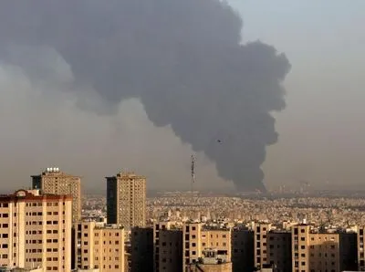 Пожежу на нафтопереробному заводі в Тегерані повністю загасили