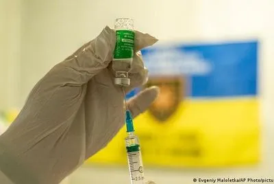 Полностью вакцинированных от COVID-19 украинцев уже 145 тысяч