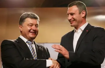Порошенко объединился с Кличко, чтобы отбивать обвинения в схемах с Медведчуком - эксперт