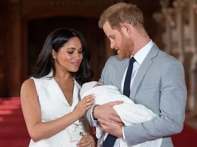 Це принизливо: королівські експерти вважають, що принцу Гаррі та Меган Маркл не варто було називати дочку Лілібет