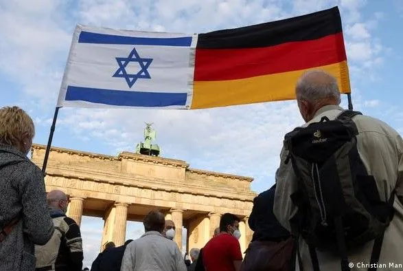 У партії Меркель пропонують виключити натуралізацію антисемітів в Німеччині