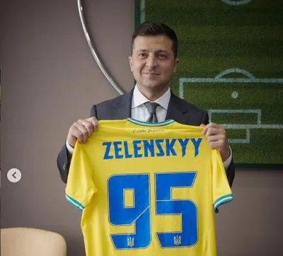 Особая и умеет шокировать: Зеленский высказался о новой форме сборной Украины