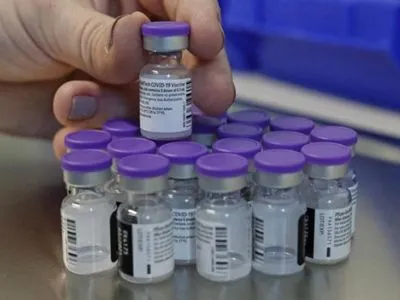Україна щотижня отримує партію закупленої за бюджетні гроші вакцини Pfizer - МОЗ