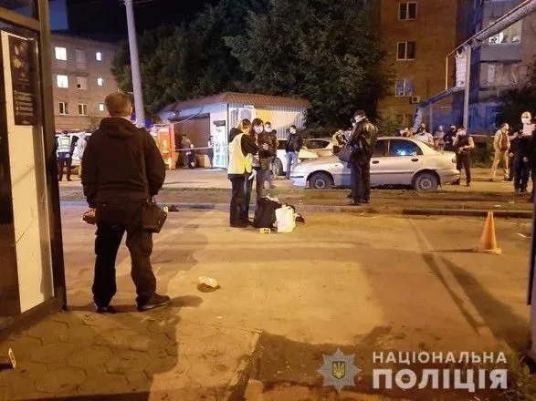 Бросил гранату в толпу: пострадавших от взрыва в Харькове уже пять, среди них - подростки