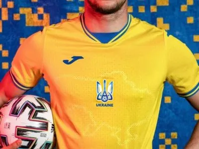 Украинцы завалили соцсети УЕФА лозунгом "Героям слава!" после истории с формой сборной