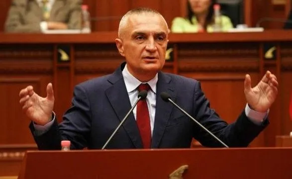 parlament-albaniyi-ogolosili-impichment