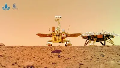 Китайський марсохід "Чжужун" надіслав нові знімки з Червоної Планети