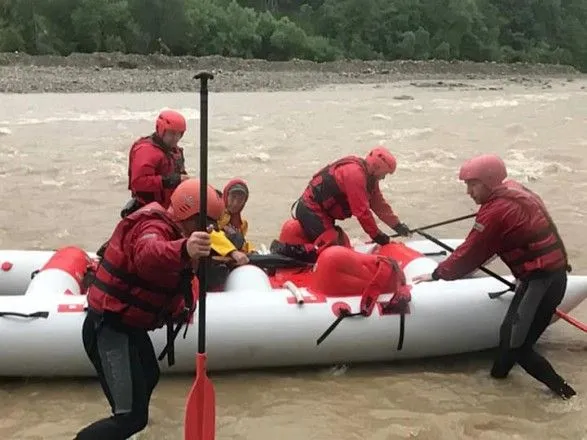 На Прикарпатье нашли тело 12-летнего мальчика, который упал в горную реку