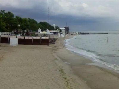 Одессу накрыл циклон, горожанам рекомендуют не купаться в море - фото