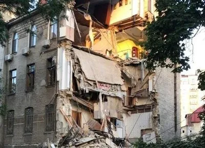 Жителі будинку, що обрушився рік тому в центрі Одеси, так і не забезпечені житлом