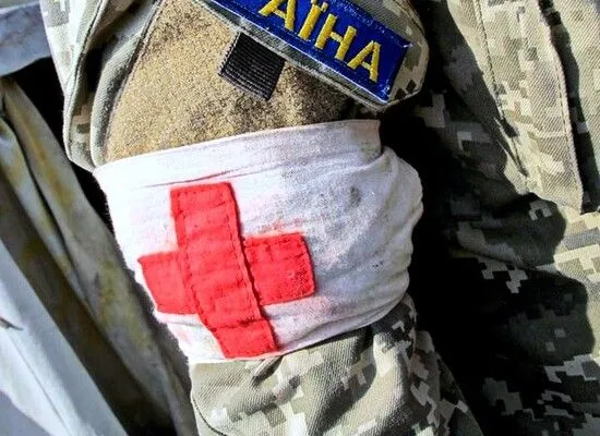 На Донбасі військовий отримав осколкове поранення