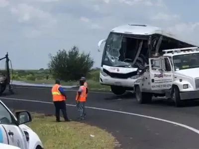 В Мексике разбился пассажирский автобус: погибли 12 человек