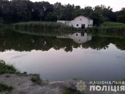 Купался и ушел под воду: в Покровске утонул 15-летний парень