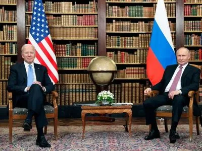 "Путін дуже впевнений у собі, Байден був незадоволений ситуацією" - фізіогноміст проаналізував саміт президентів
