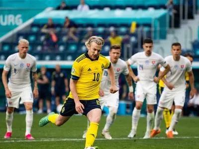 Евро-2020: гол с пенальти принес Швеции первую победу