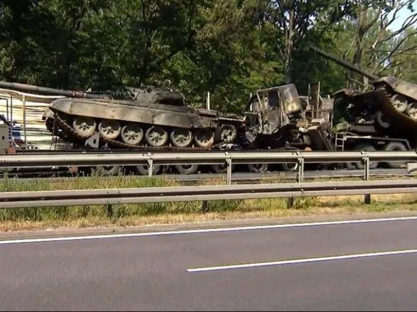 Під час транспортування у Польщі згоріло два танка Т-72