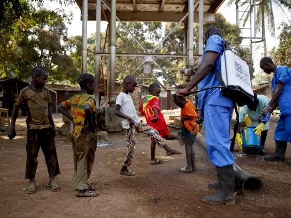 vooz-ogolosila-pro-zavershennya-epidemiyi-eboli-u-gvineyi