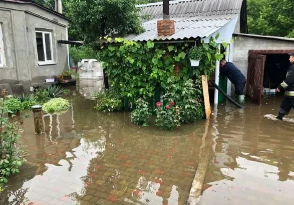 В Днепре и Мариуполе затопило более 200 дворов и домов