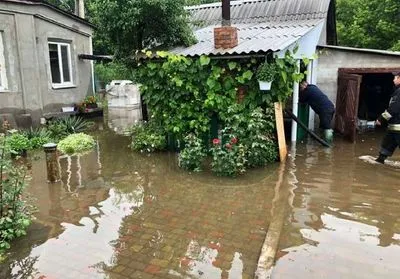 У Дніпрі та Маріуполі затопило понад 200 дворів та будинків