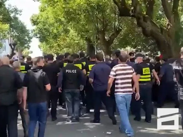 У Грузії нова хвиля мітингів: відбулись сутички, є затримані