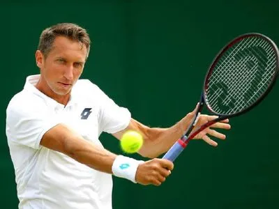 Теннис: Стаховский победил на старте "Уимблдона"